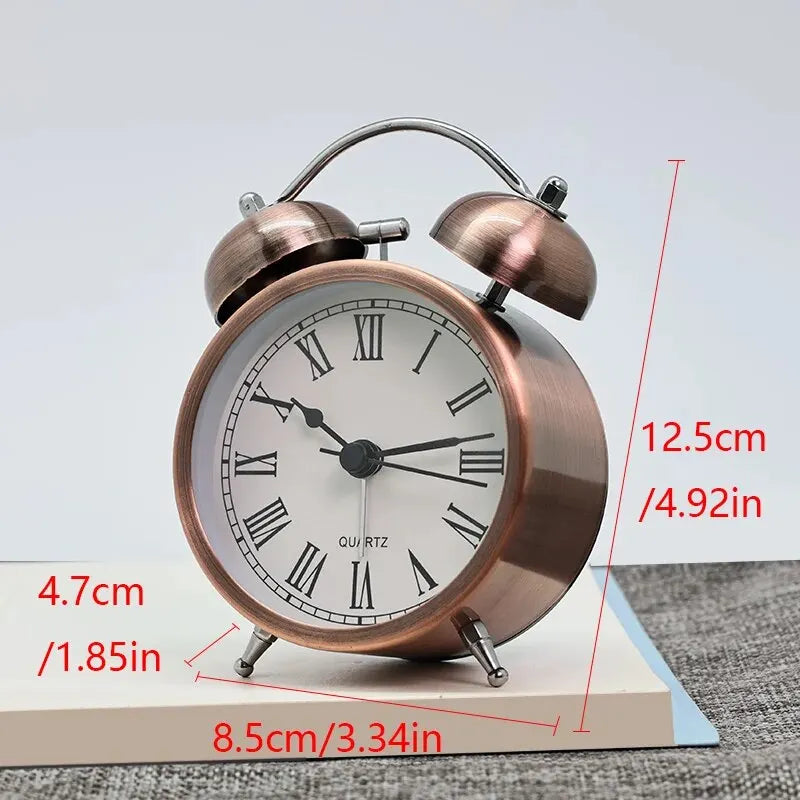 1pc Nordic Retro Metal Alarm Clock, Creative Decoration Table Clock Desktop Minimalist Student Bedroom Luminous Clock